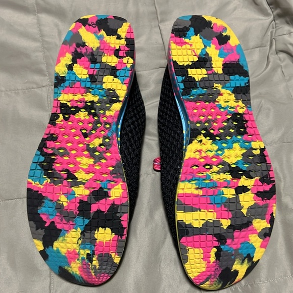 No Bull Mesh Runner, Black with multicolored bottoms - Picture 6 of 9